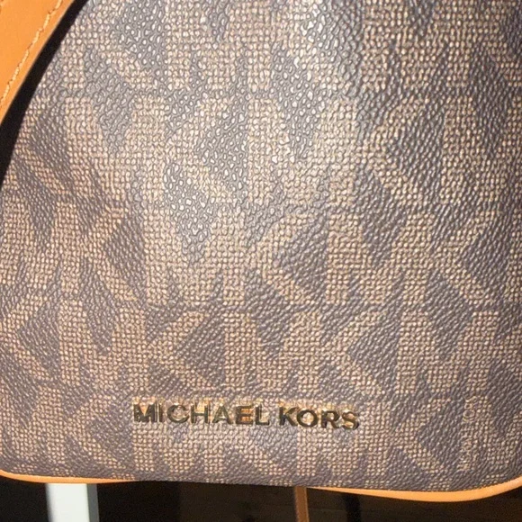 Michael Kors Signature Brown Satchel with Crossbody Strap - Picture 4 of 15